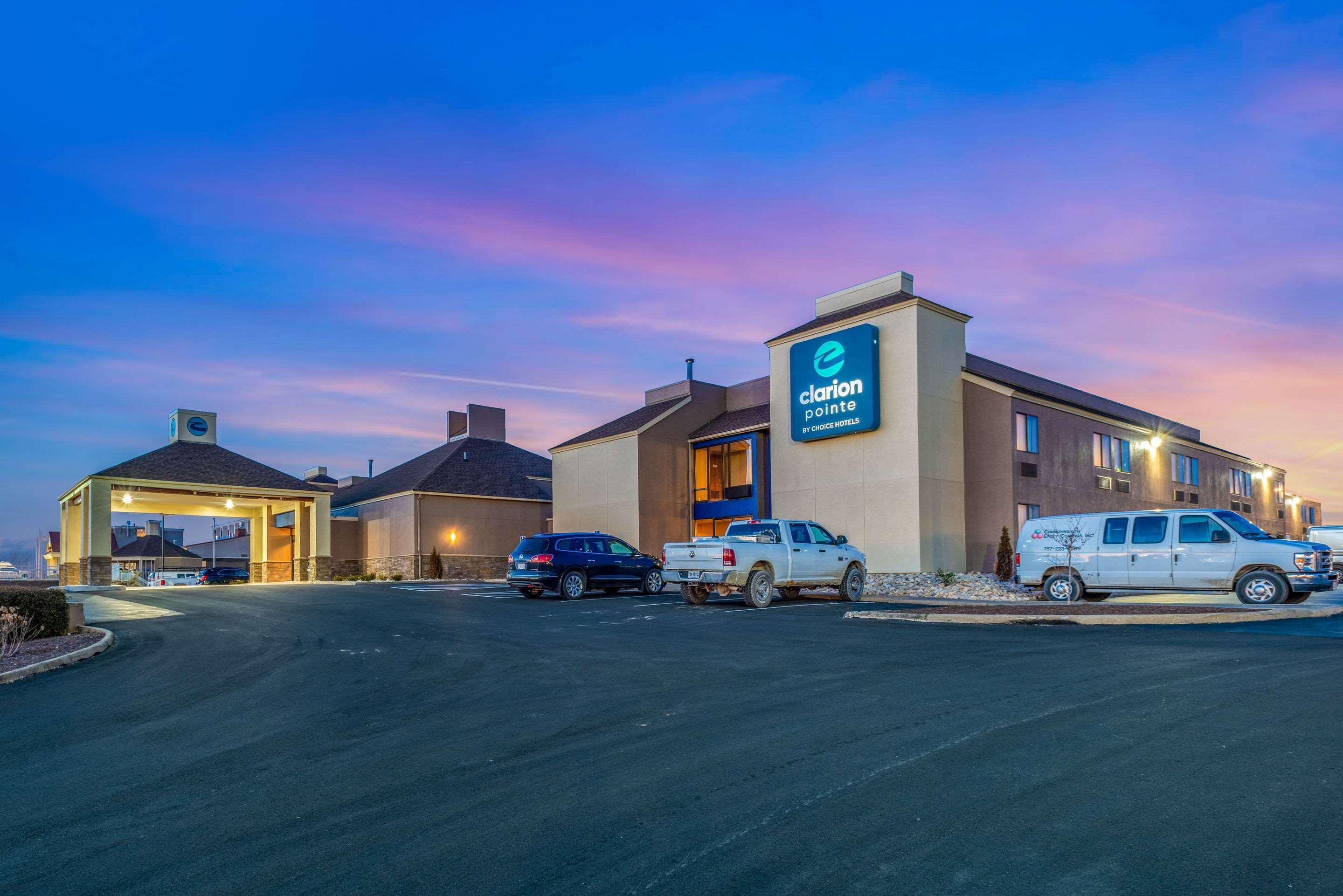 Clarion Pointe Harrisonburg Hotel Exterior photo
