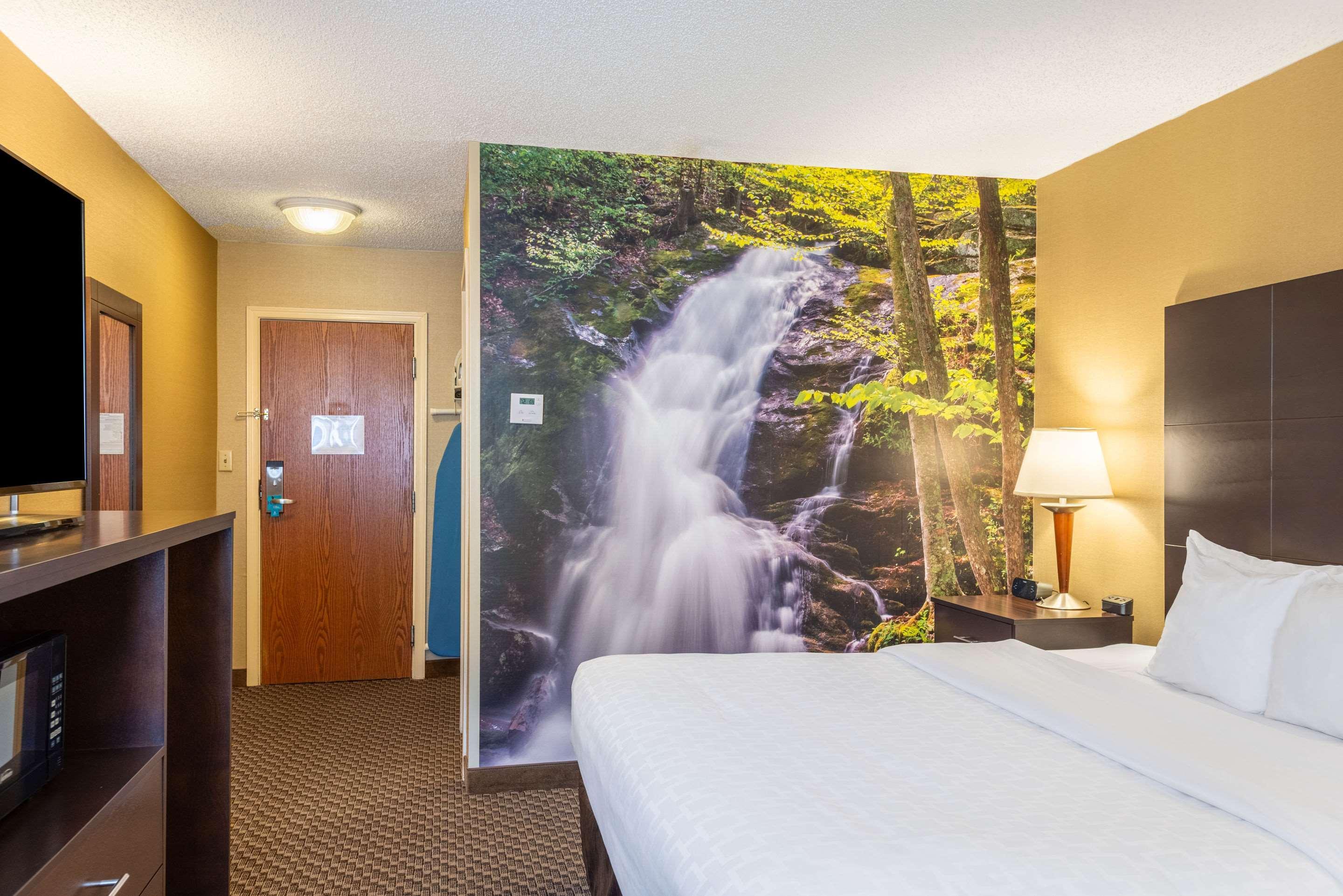 Clarion Pointe Harrisonburg Hotel Exterior photo