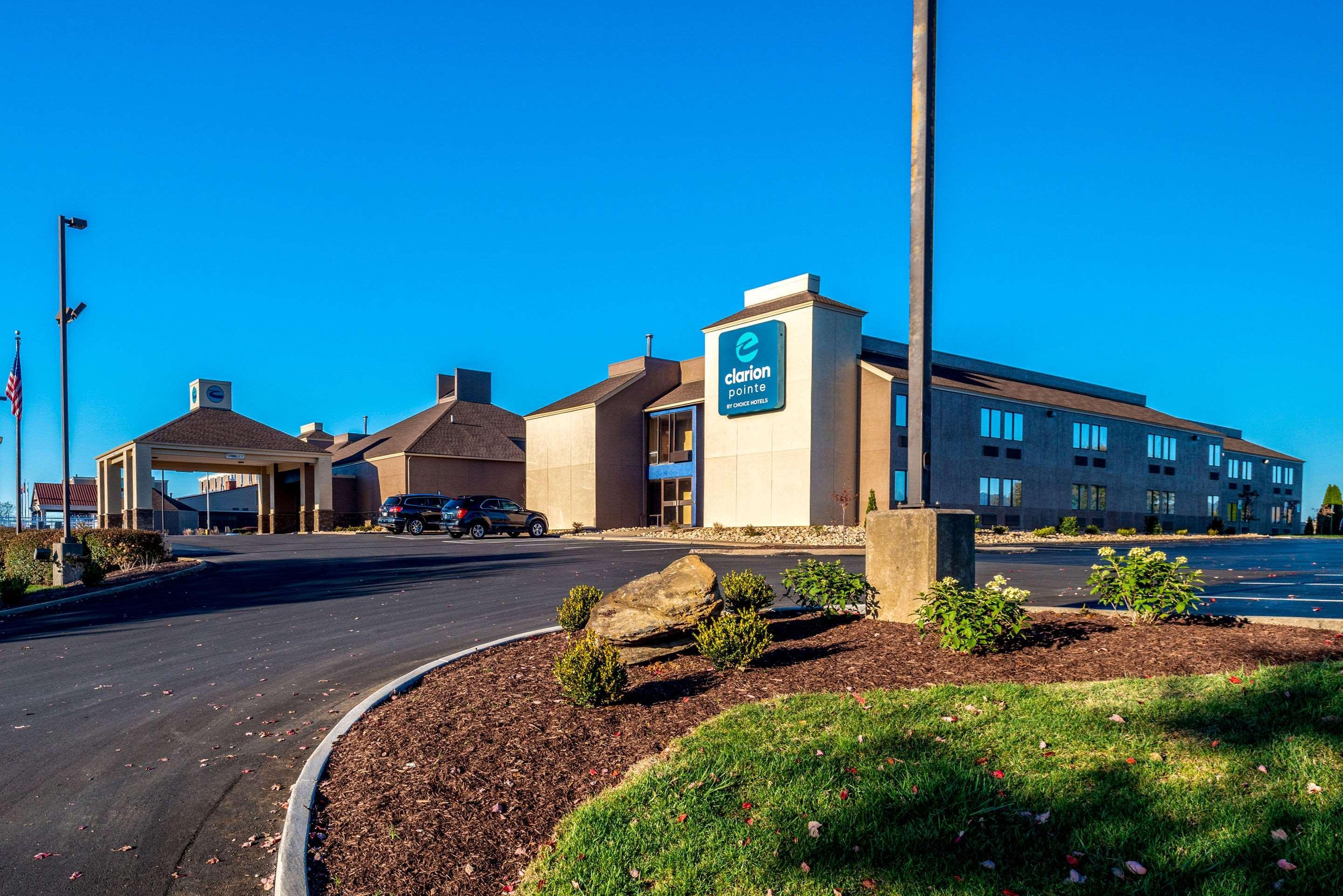 Clarion Pointe Harrisonburg Hotel Exterior photo