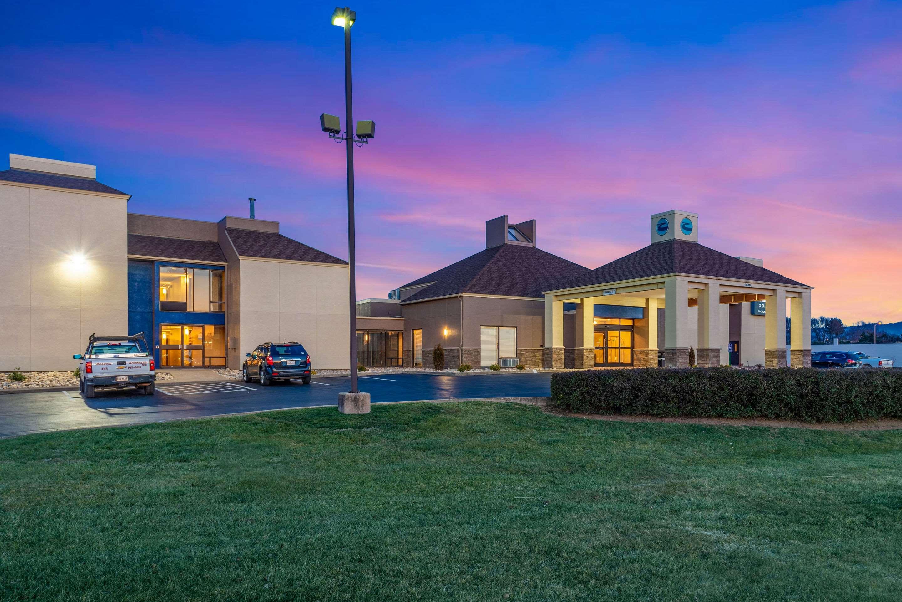 Clarion Pointe Harrisonburg Hotel Exterior photo