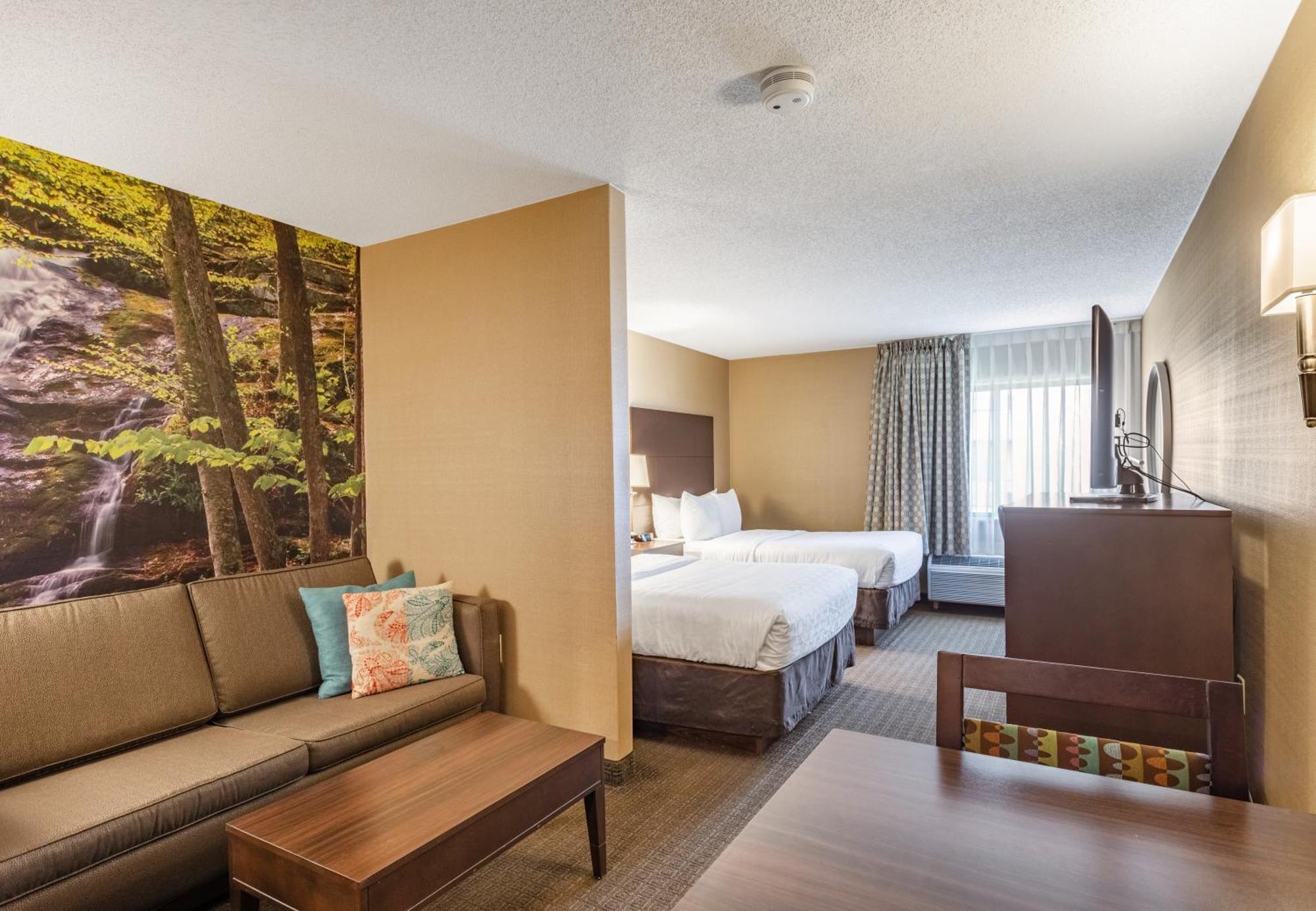 Clarion Pointe Harrisonburg Hotel Exterior photo