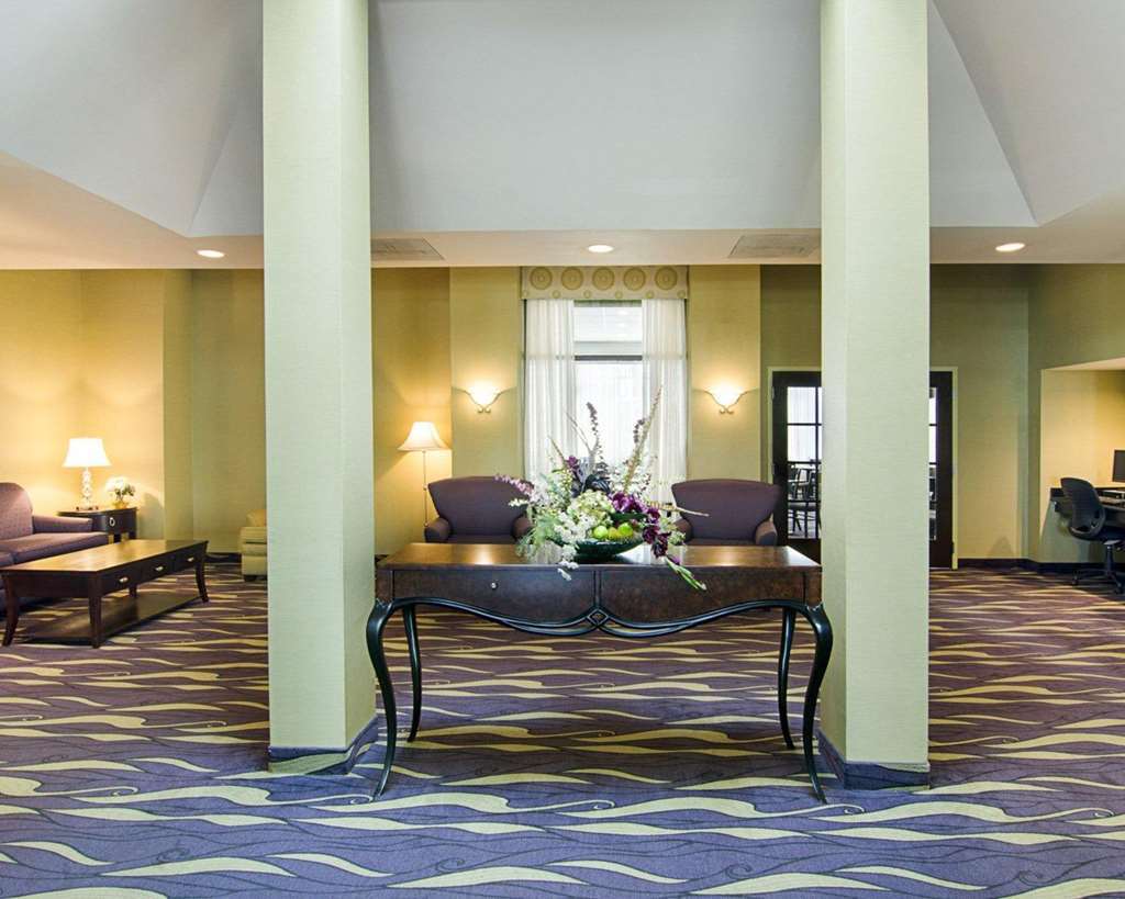 Clarion Pointe Harrisonburg Hotel Interior photo