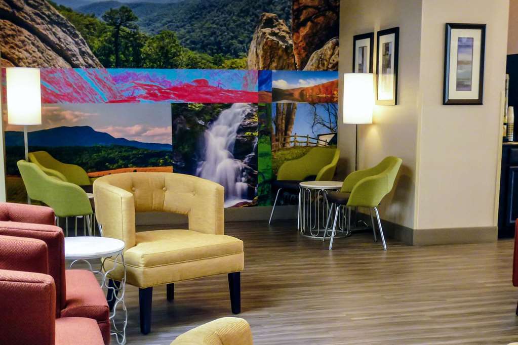 Clarion Pointe Harrisonburg Hotel Interior photo
